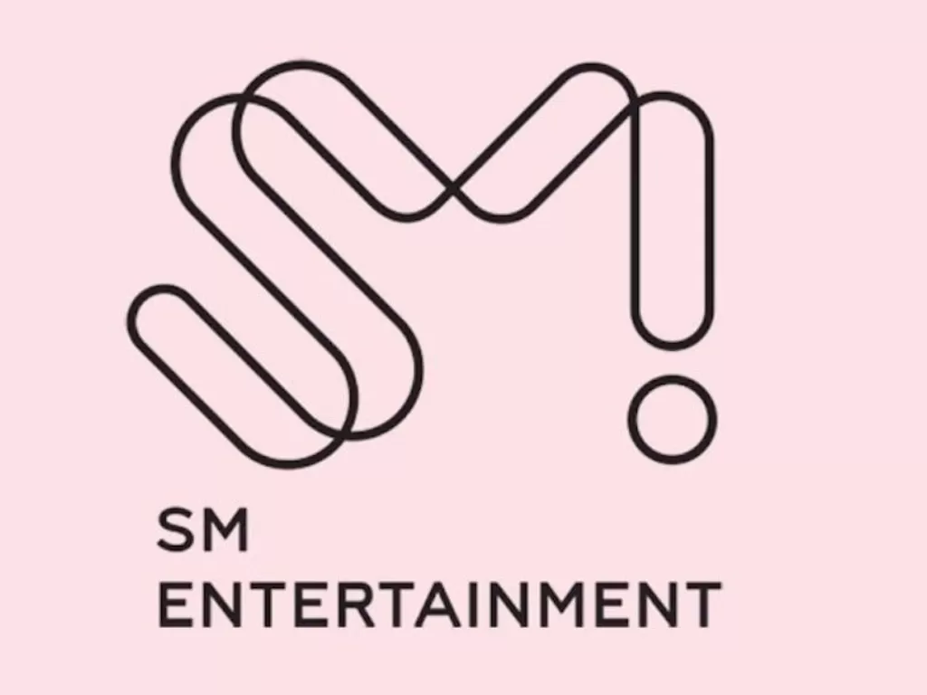 Logo SM Entertainment. (Soompi)