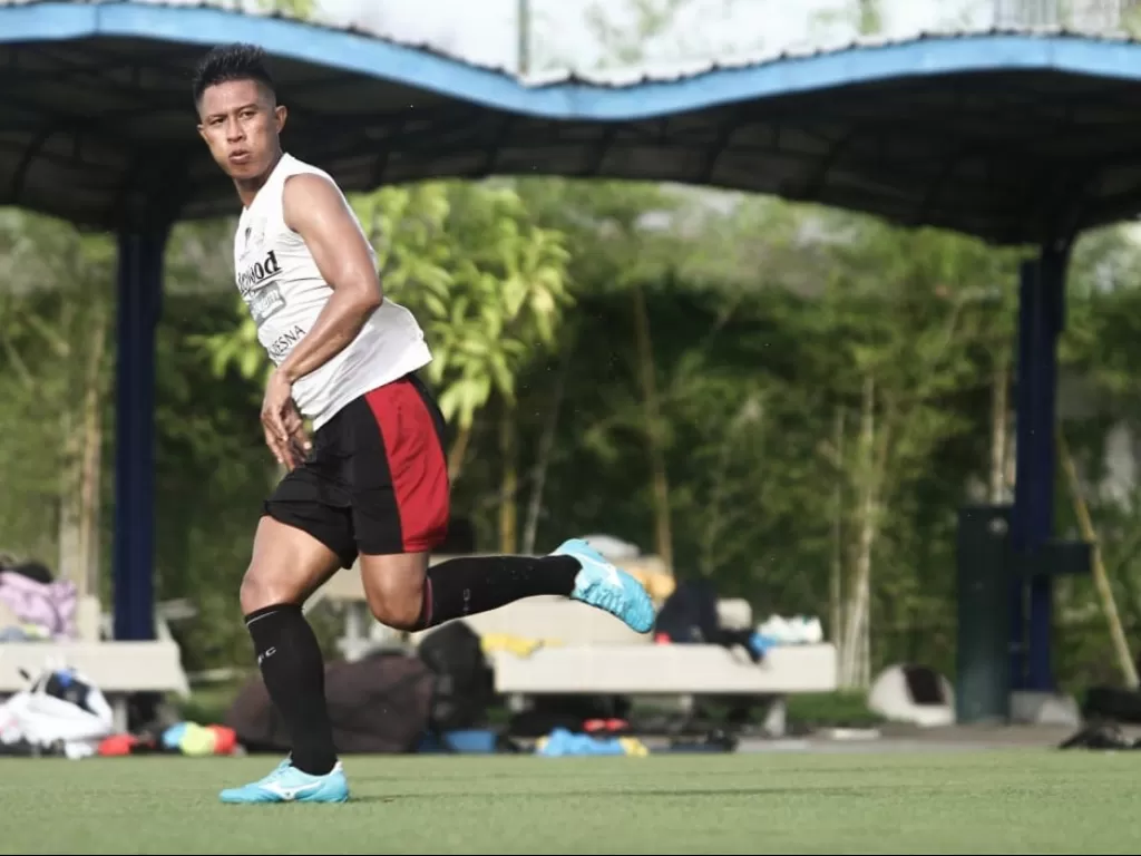 Pemain belakang Bali United, Agus Nova Wiantara, tetap menjaga kondisi fisik selama libur kompetisi. (Dok. Bali United)