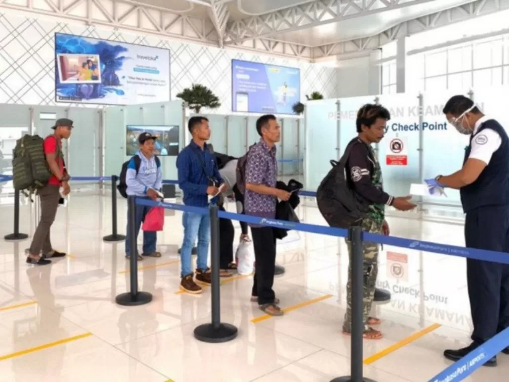 Ilustrasi penumpang di bandara (ANTARA/HO-PT. Angkasa Pura I)