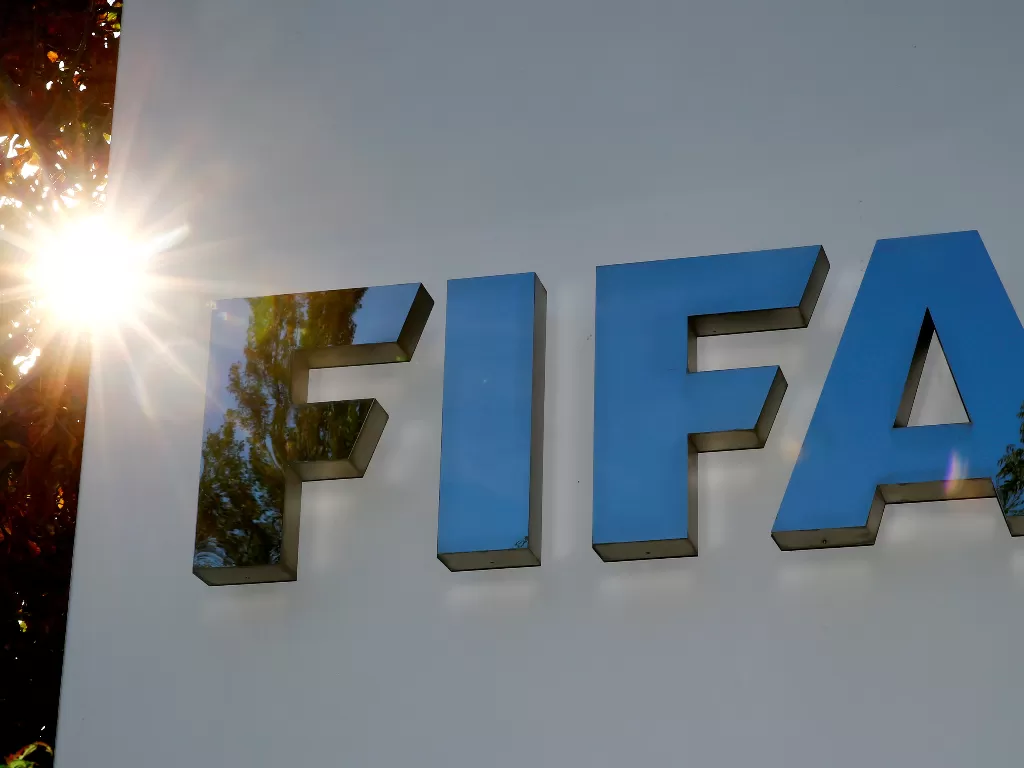 FIFA diberitakan sudah mengambil langkah untuk mengatasi masalah kontrak pemain yang saat ini jadi polemik di tengah pandemi global virus corona. (REUTERS/Arnd Wiegmann)