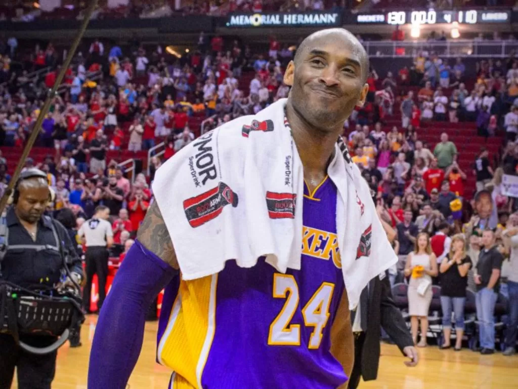 Handuk mendiang Kobe Bryant terjual dengan harga Rp670 juta. REUTERS/Jerome Miron-USA TODAY Sports)