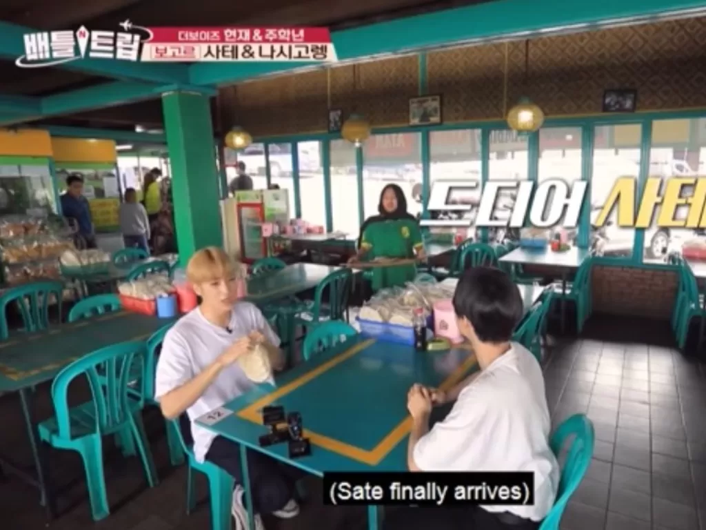Dua idol KPop berkunjung ke Tanah Air hanya untuk mencicipi masakan Indonesia. (YouTube/@kbsworld)
