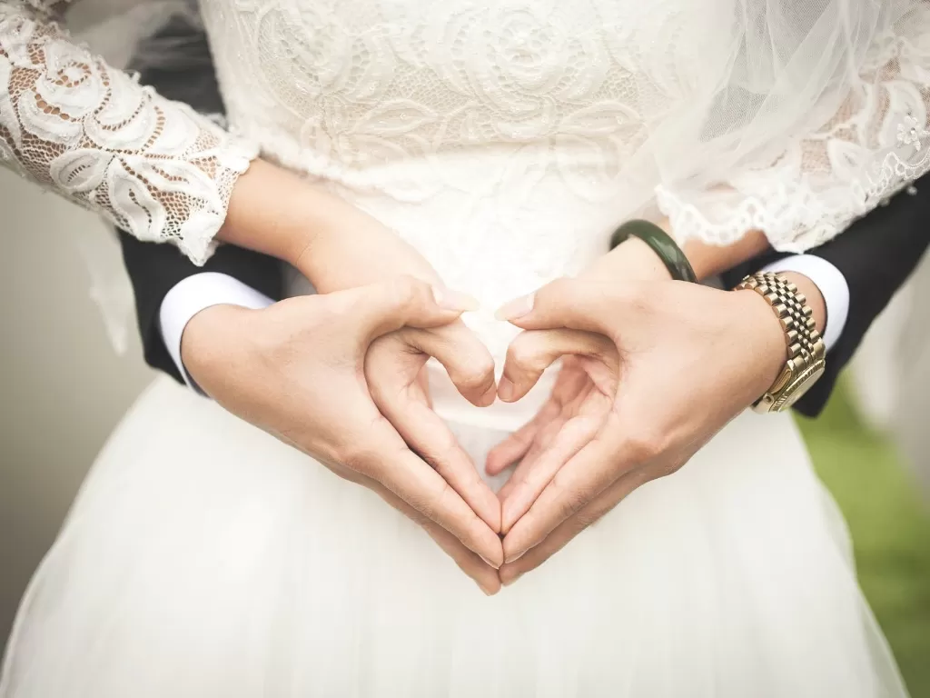 Ilustrasi pasangan menikah (Pixabay)