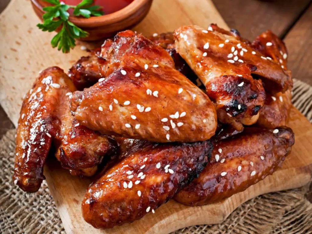 Spicy chicken wings (freepik)