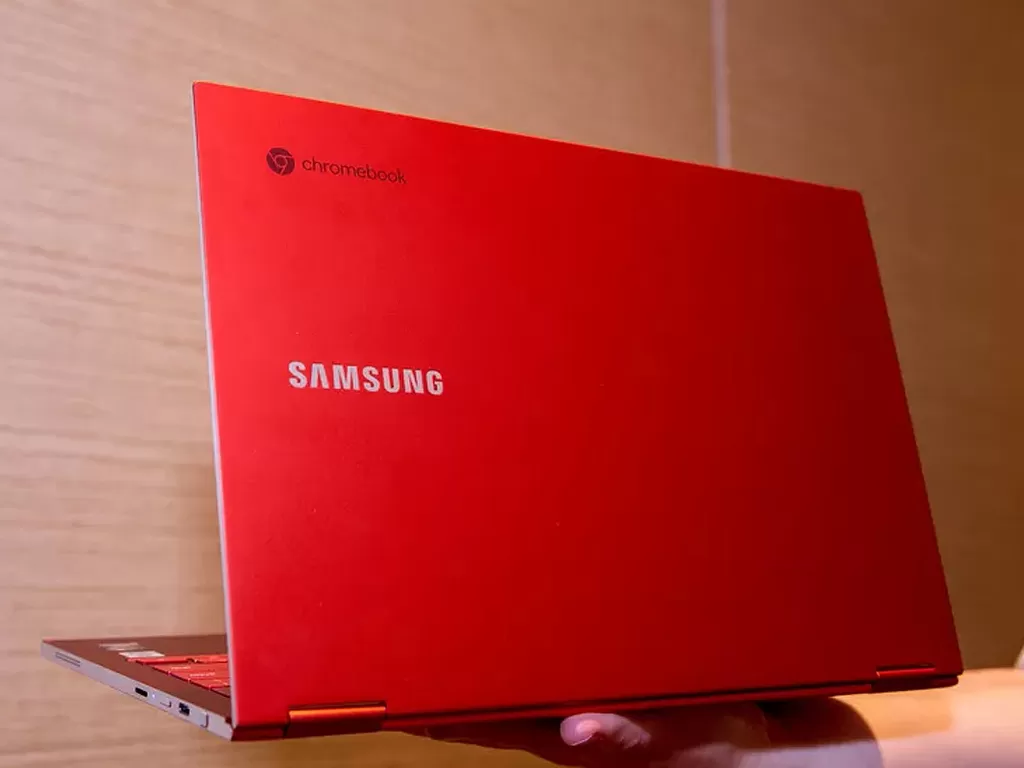Samsung Galaxy Chromebook (photo/CNET/Angela Lang)