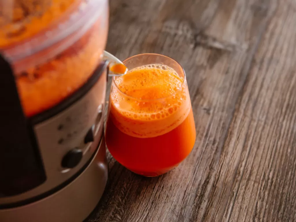 Juicer membuat jus vitamin C (freepik)