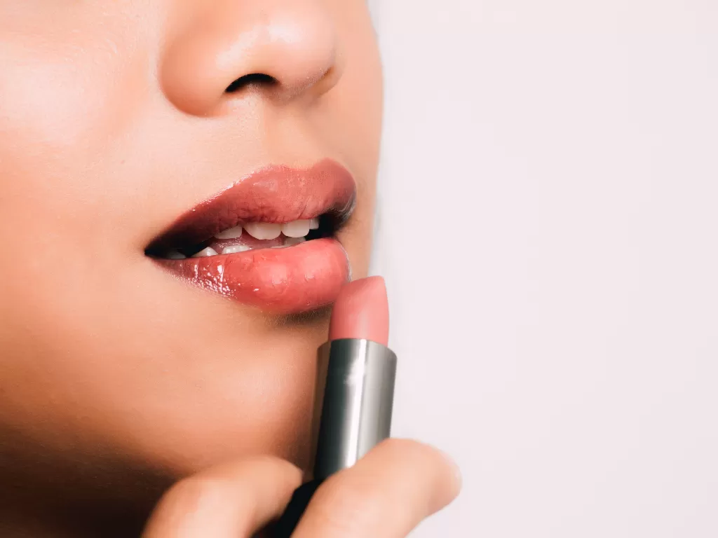 Ilustrasi bahaya lipstik (Pexels/Oleg Magni)