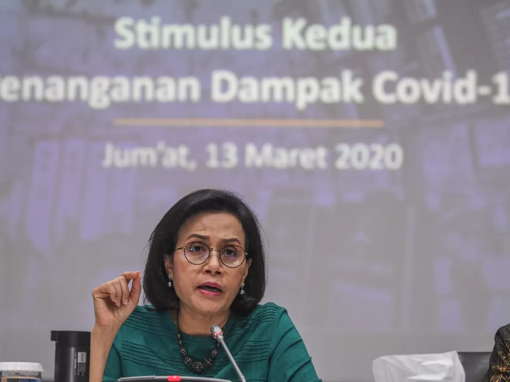 Menteri Keuangan Sri Mulyani memberikan keterangan kepada media tentang Stimulus Penanganan Dampak Covid-19 di kantor Kemenko Perekonomian, Jakarta.(ANTARA/Muhammad Adimaja)