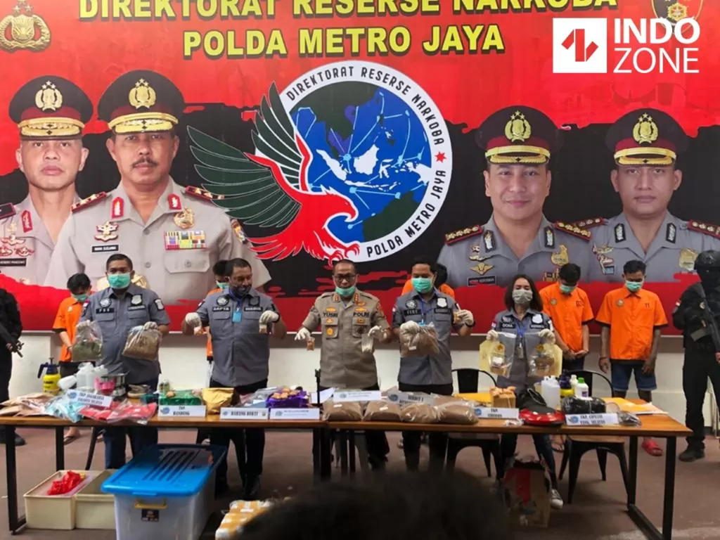 Konferensi pers Ditres Narkoba Polda Metro Jaya terkait home industri tembakau gorila. (INDOZONE/Samsudhuha Wildansyah).