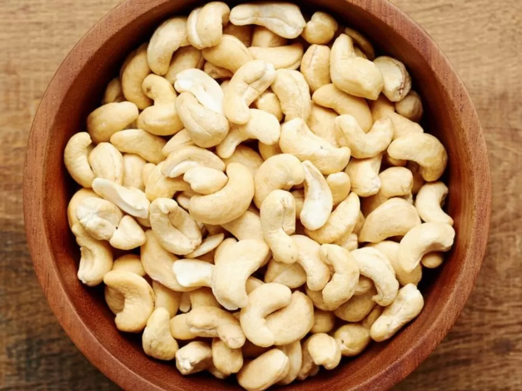 Ilustrasi kacang mete. (healthline.com)