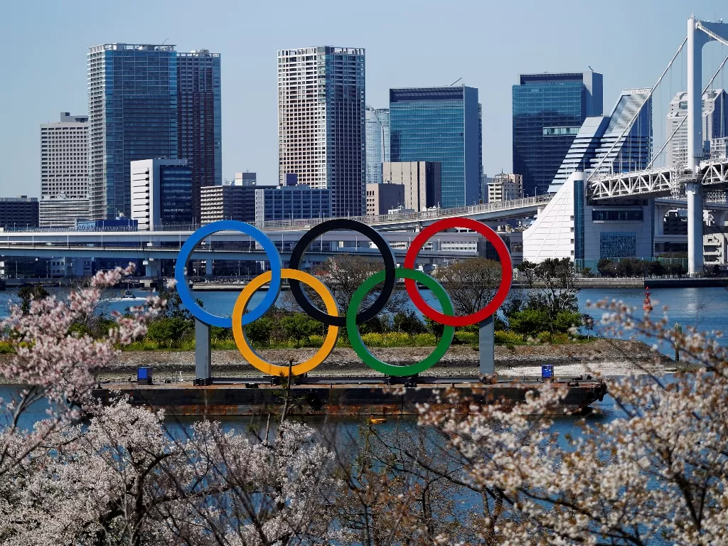 Logo Olimpiade di Marine Park, Tokyo. (REUTERS/Issei Kato)