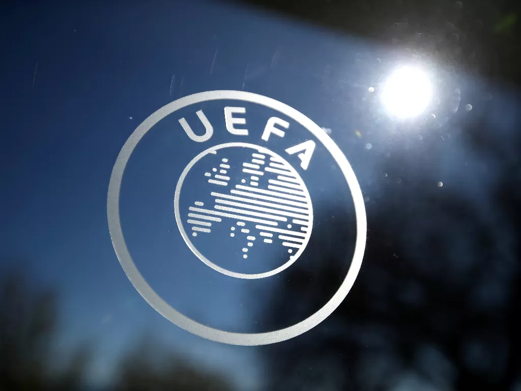 UEFA cabut larangan siaran langsung sepak bola di Inggris. (REUTERS/Denis Balibouse)