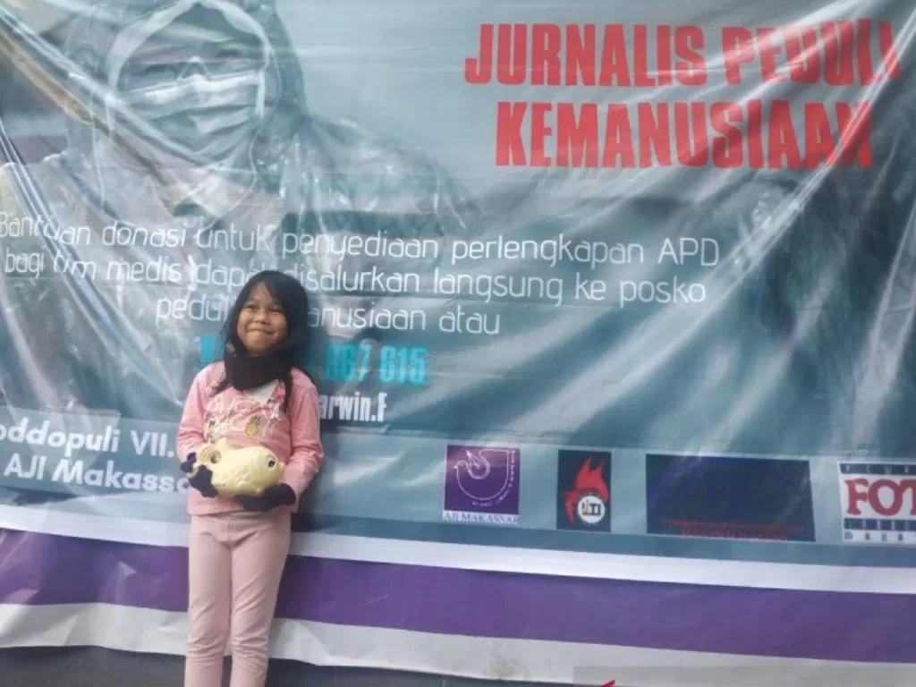 Yasmin Saman Ahmad, anak berusia enam tahun di Makassar yang datang ke posko Jurnalis Peduli Kemanusiaan (JPK) Sulsel. (Photo/ANTARA/HO-JPK Sulsel)