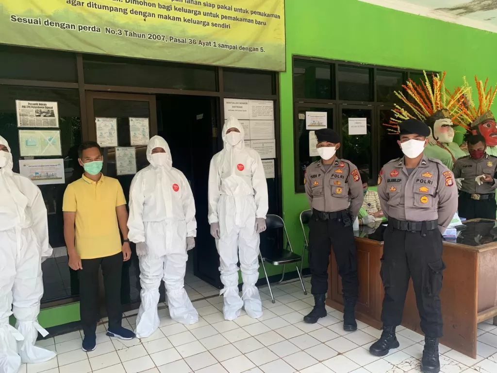 Tim khusus Polda Metro Jaya untuk tangani jenazah positif virus corona. (Dok. Polda Metro Jaya)