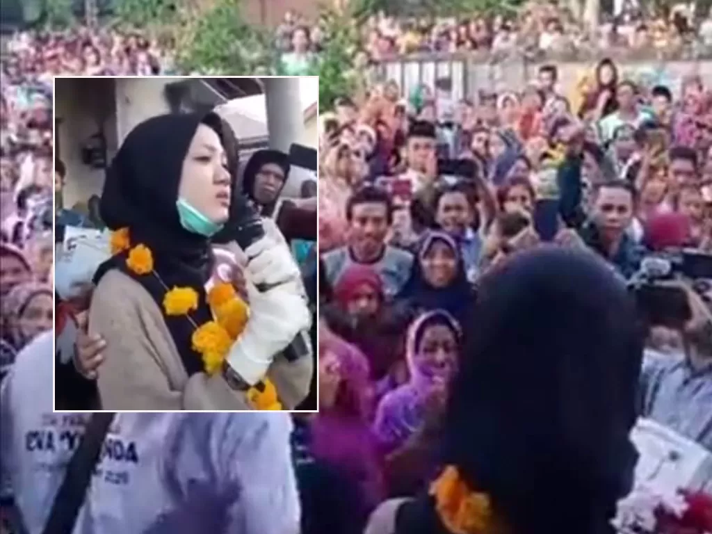Eva Yolanda pulang kampung di Lombok Timur disambuat antusias warga (Facebook/Hasan Gauk)