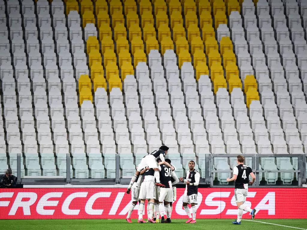 Pemain Juventus melakukan selebrasi gol dalam laga kontra Inter Milan. (REUTERS/Massimo Pinca)