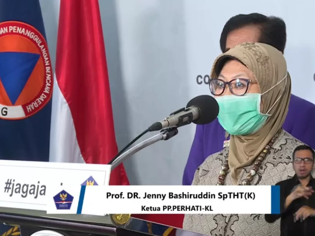 Ketua PP PERHATI-KL Prof. DR. dr Jenny Bashiruddin, SpTHT-KL (K) berikan keterangan di Graha BNPB, Selasa (7/4/2020). (Dok. BNPB).