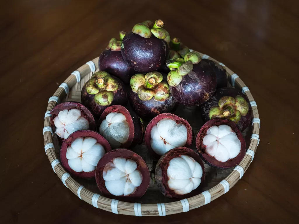 Ilustrasi buah manggis. (Pexels/Quang Nguyen Vinh)