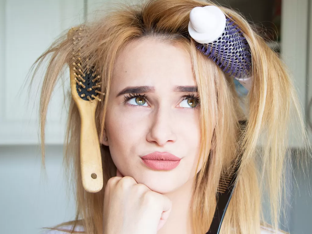 Ilustrasi seorang wanita mengalami bad hair day. (nypost.com)