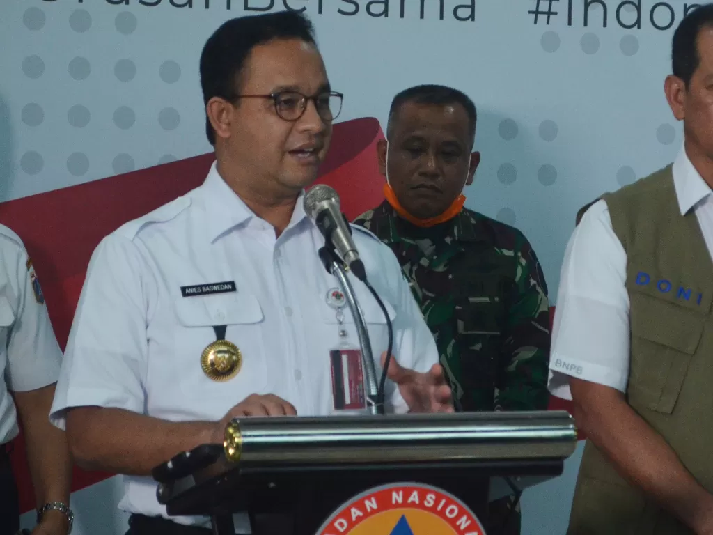 Gubernur DKI Jakarta Anies Baswedan memberikan keterangan pers soal penanganan virus corona, Rabu (18/3/2020). (ANTARA/Dewanto Samodro)