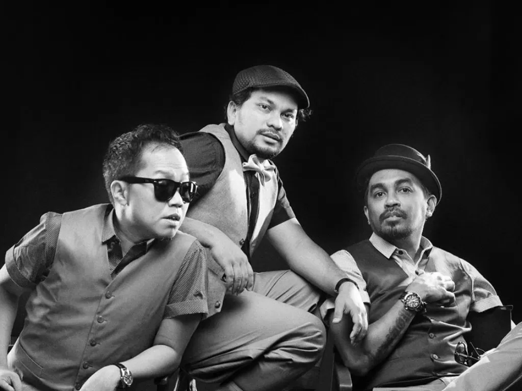 Trio Lestari yang terdiri dari Glenn Fredly, Tompi, dan Sandhy Sondoro (Instagram/@dr_tompi)
