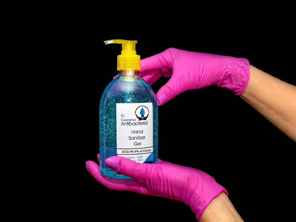 Ilustrasi botol hand sanitizer. (photo/Ilustrasi/pixabay)