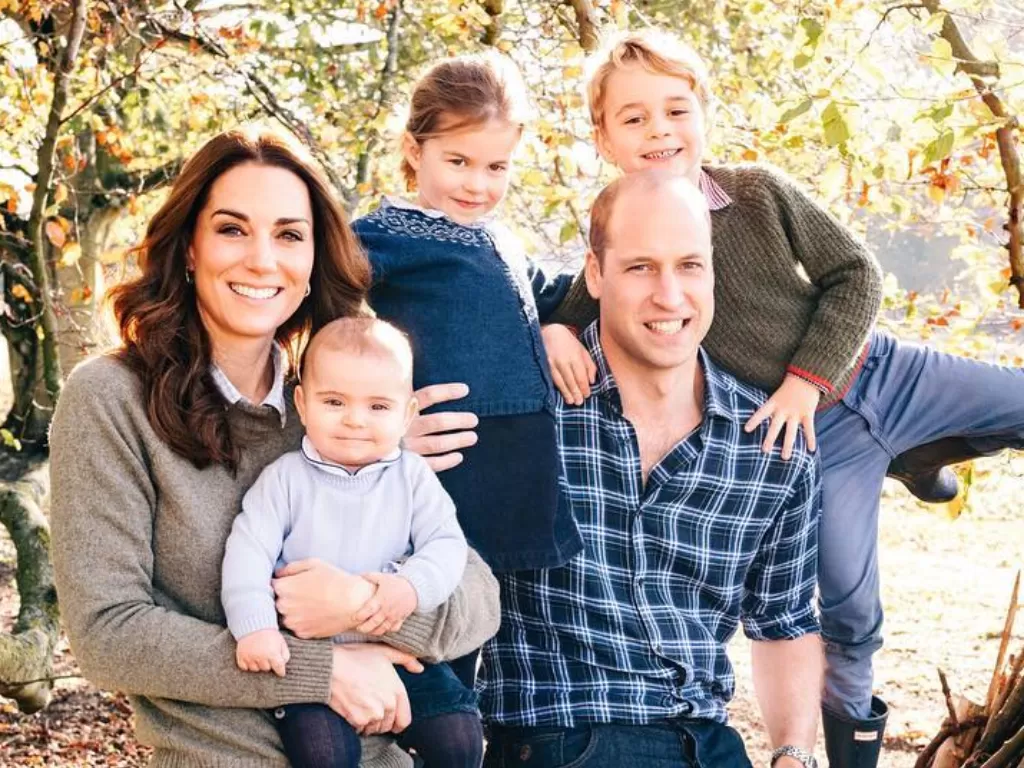 Pangeran William, Kate Middleton bersama ketiga anaknya. (Instagram/@kensingtonroyal)