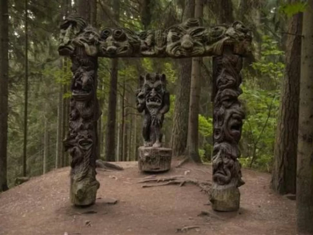  Bukit penyihir di Lithuania. (2.bp.com/paranormal.lt)