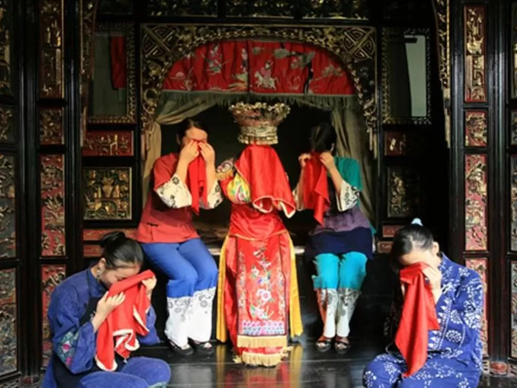 Tradisi menangis pada suku Tujia di Tiongkok. (Recontalk)