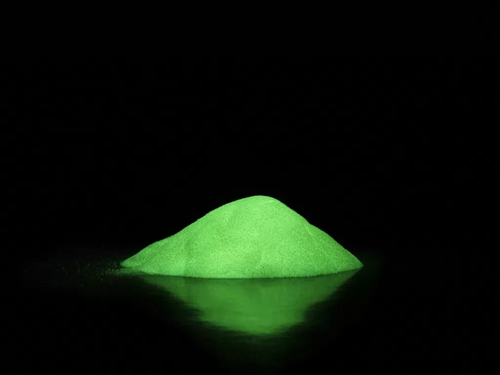 Fosfor, bahan yang memberi efek glow in the dark (Pixabay/Simisi1)