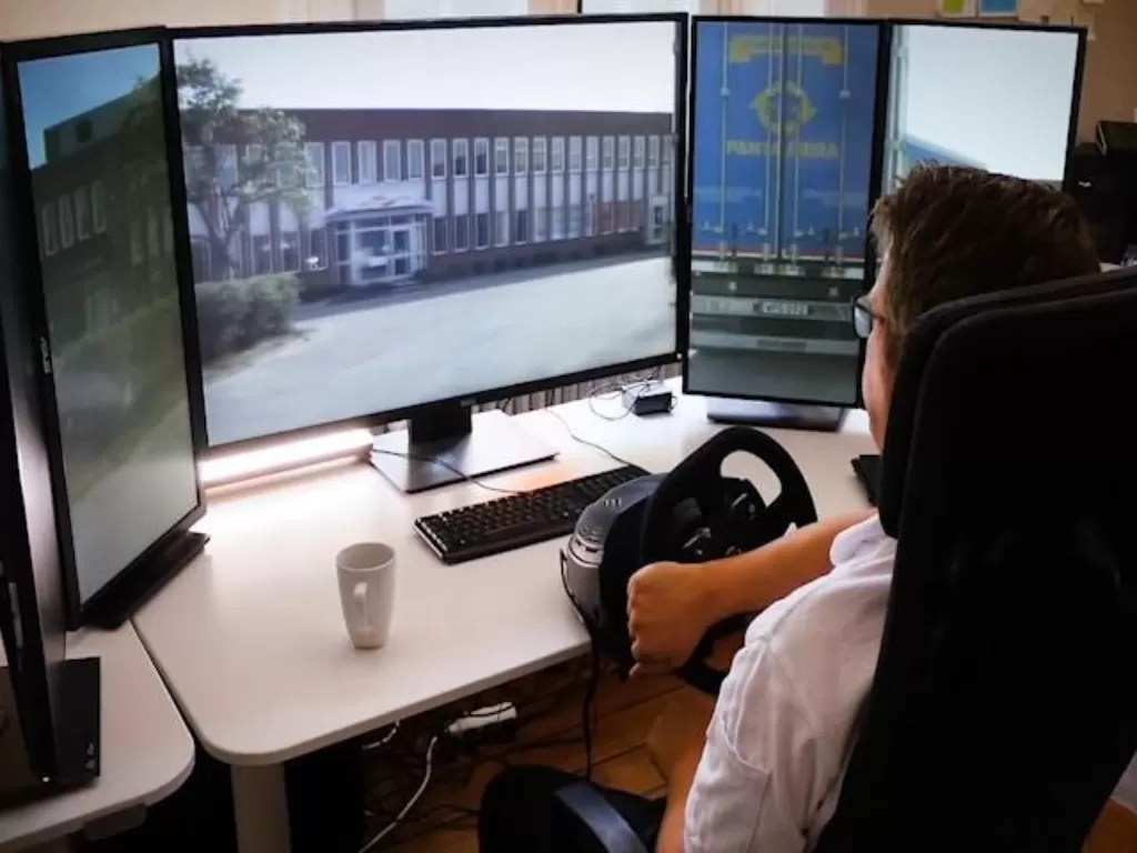 Tampilan virtual mengendarai bagi sopir truk dan bus. (finance.yahoo.com)
