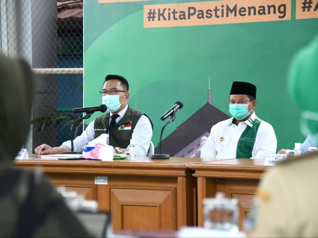 Gubernur Jawa Barat Ridwan Kamil (Kiri). (Foto: Dok. Pemrov Jawa Barat))