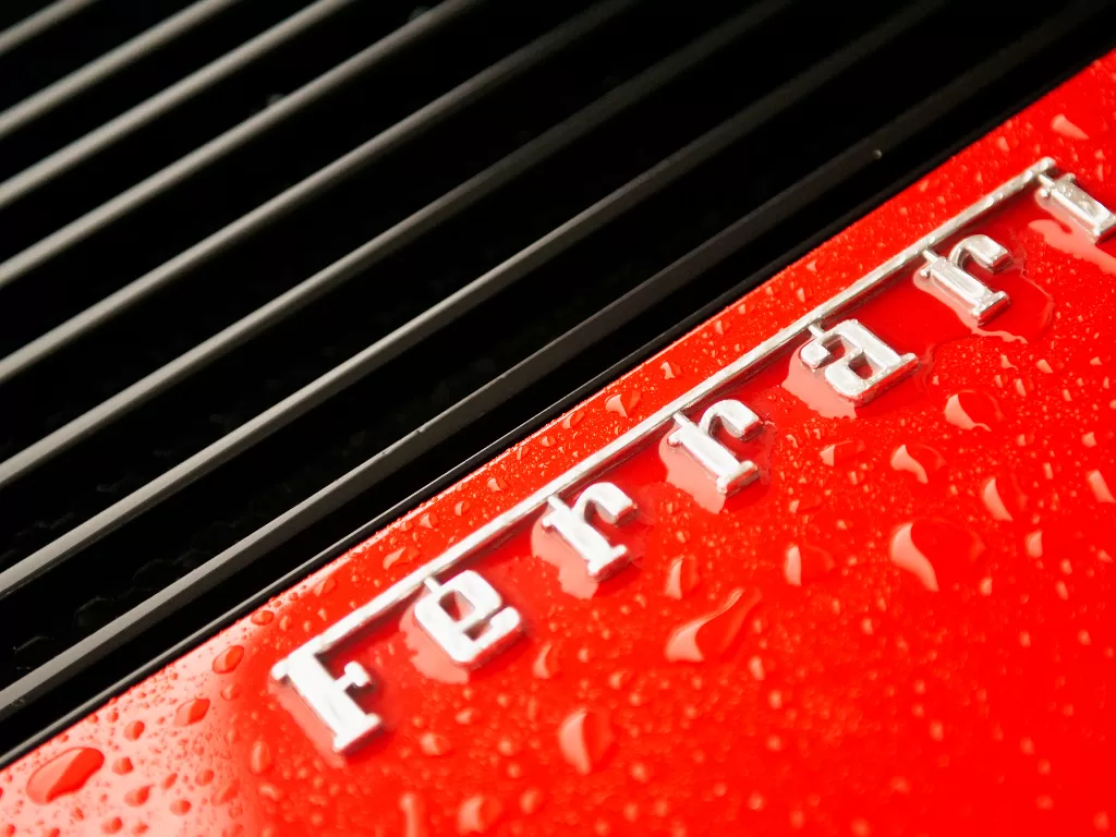 Logo pabrikan Ferrari. (REUTERS/Loriene Perera)
