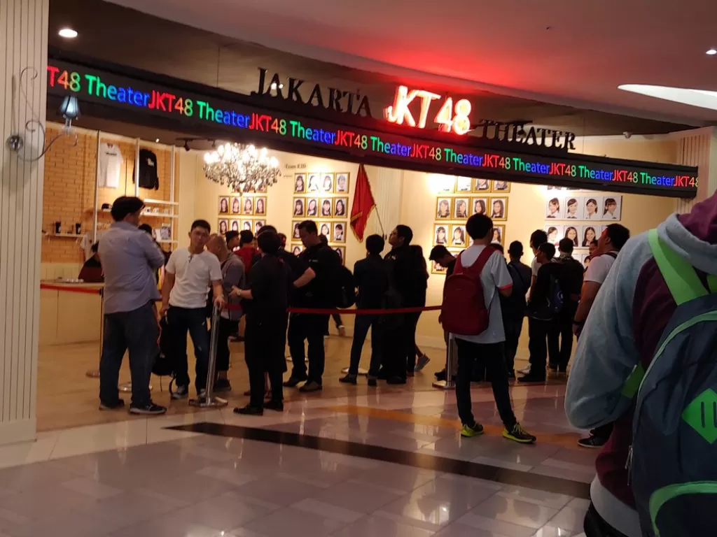 Teater JKT48 saat belum terjadi pandemi virus corona selalu ramai dikunjungi. (Twitter/@JKT48_FCIndo48_)