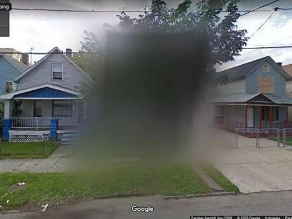 Rumah yang diblur Google Street View. (Google)