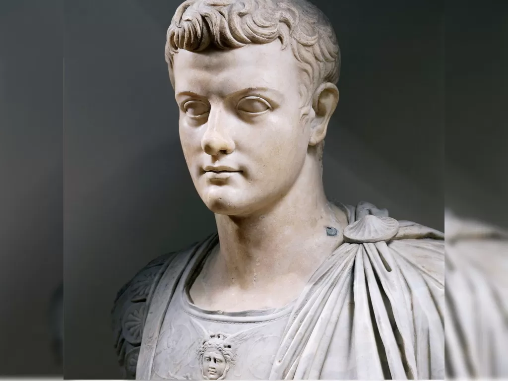 Patung Caligula atau Gaius Caesar Germanicus. (history.com)