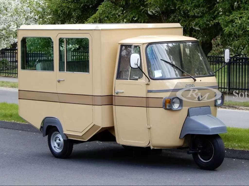Model Piaggio Ape Limousin yang populer di tahun 1970-an. (Rideapart)