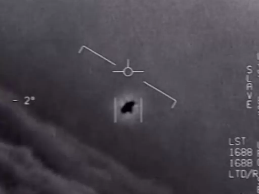 Penampakan benda terbang yang disebut-sebut sebagai UFO. (Twitter/Dok. Pentagon)