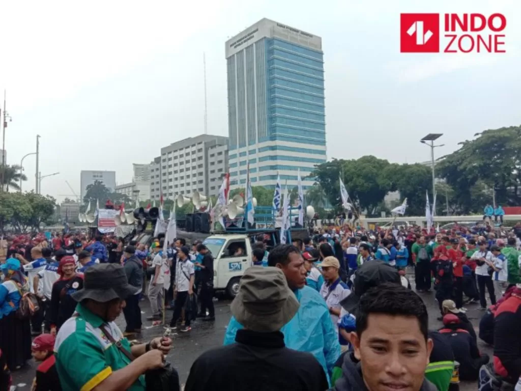 Konfederasi Serikat Pekerja Indonesia (KSPI) beberkan enam alasan menolak Omnibus Law, Senin (20/1/2020). (INDOZONE/Mula Akmal)