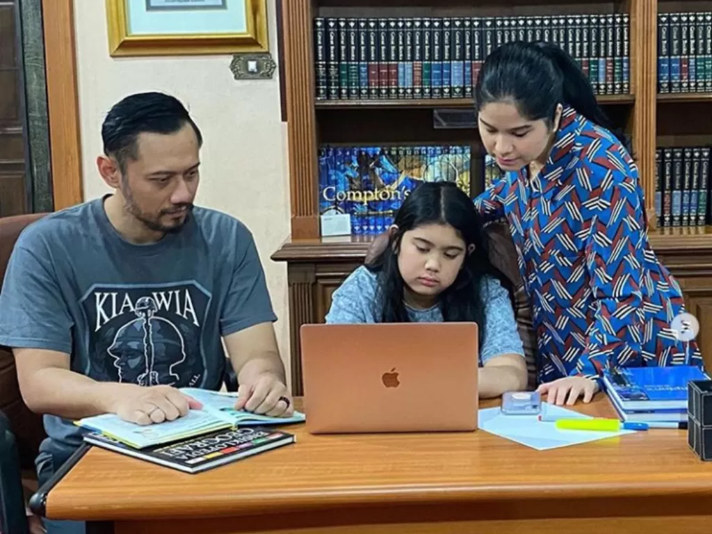 AHY, Annisa Pohan dan Almira Tunggadewi Yudhoyono. (Foto: Instagram @annisayudhoyono)