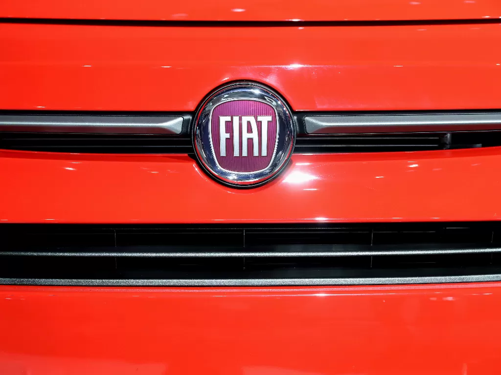 Logo pabrikan FIAT. (REUTERS/Lucy Nicholson)