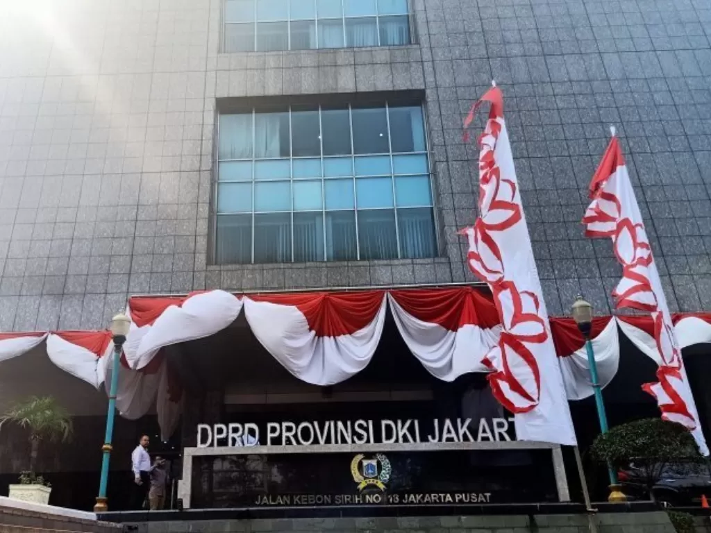Gedung DPRD DKI Jakarta di Jalan Kebon Sirih, Gambir, Jakarta Pusat, Senin (5/8/2019). (ANTARA/Andi Firdaus)