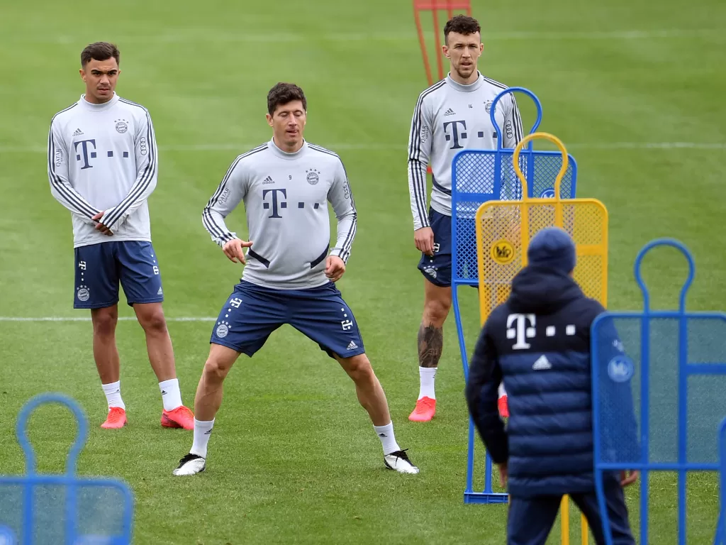 Skuat Bayern Munchen sedang menjalani latihan. (REUTERS/Andreas Gebert)