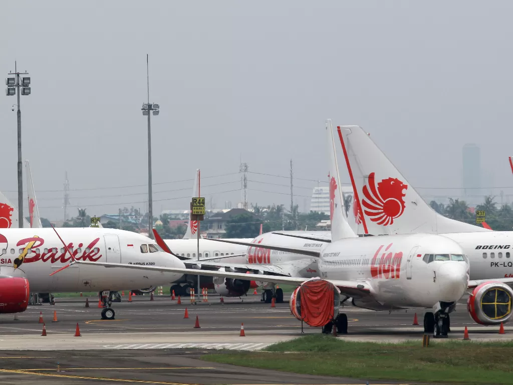 Pesawat Lion Air terparkir di Apron Terminal 1 C Bandara Soekarno Hatta, Tangerang, Banten.(ANTARA FOTO/Muhammad Iqbal)