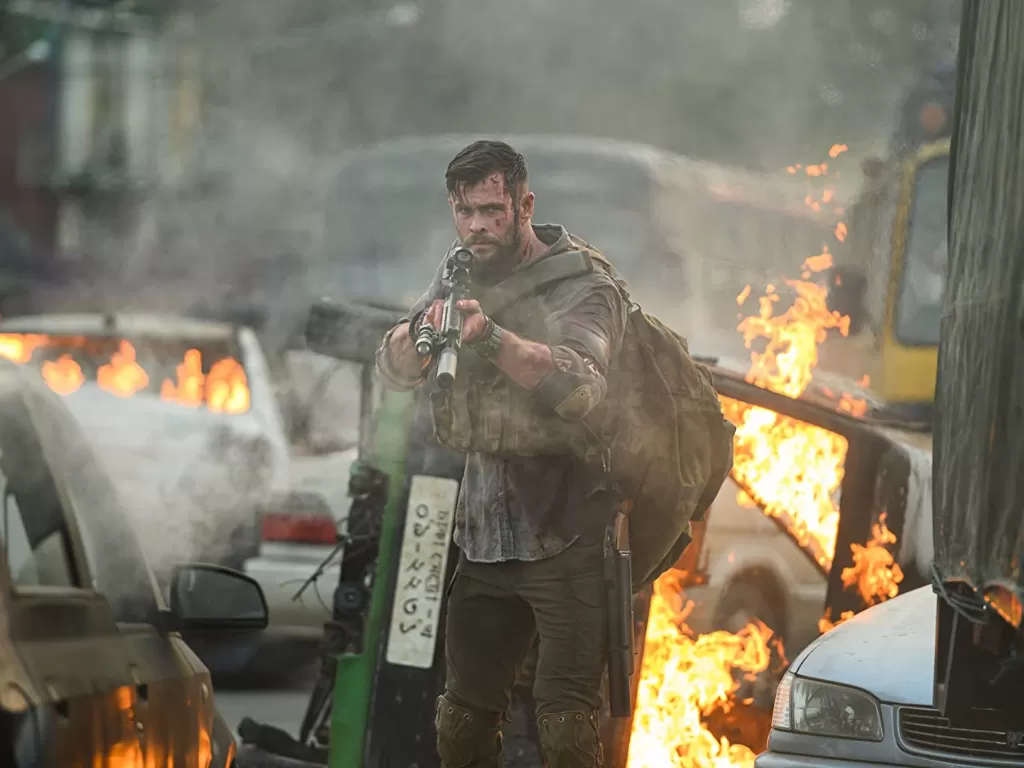 Chris Hemsworth dalam Extraction (2020). (IMDb)