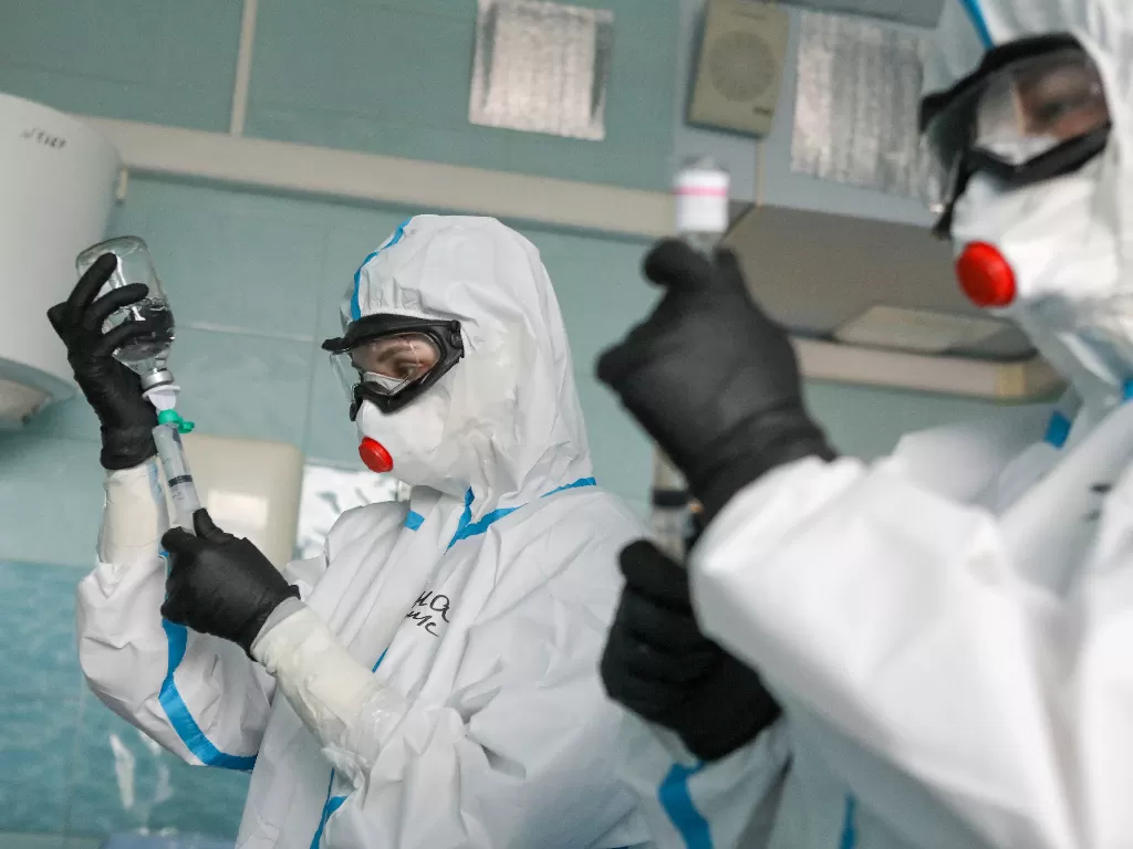 Tenaga medis virus corona di Moscow (Sofya Sandurskaya/Moscow News Agency/Handout via REUTERS)