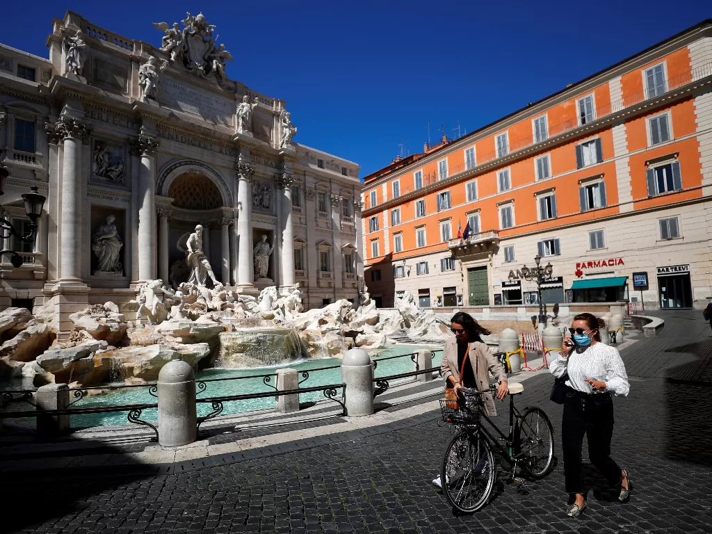 Trevi Fountain, Roma, Italia. (REUTERS/Guglielmo Mangiapane)