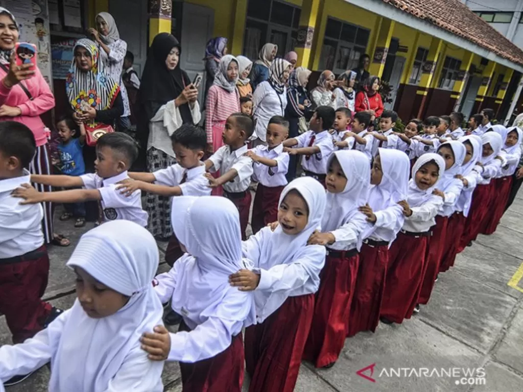 Sekola (Antaranews/Adeng Bustomi)