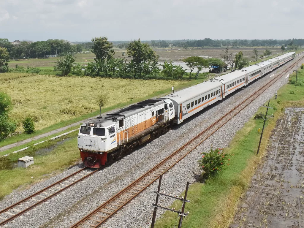Ilustrasi rangkaian kereta api. (ANTARA FOTO/Siswowidodo)