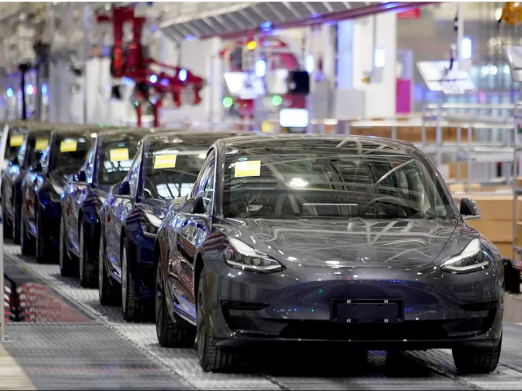 Tesla Model 3 buatan pabrik Shanghai, Tiongkok. (REUTERS/Aly Song)